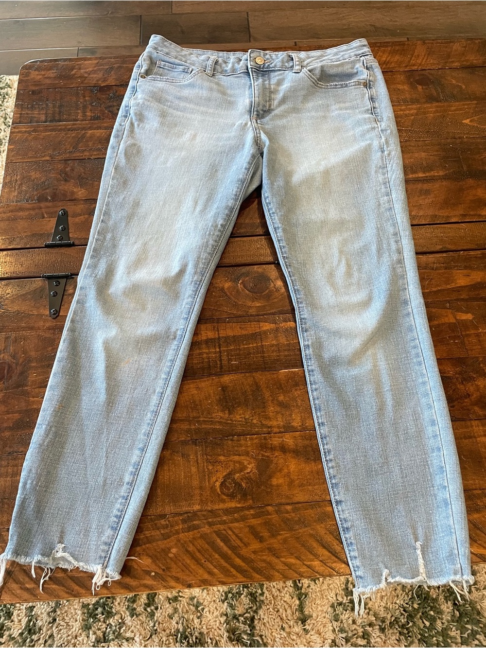 Sonoma Light Blue Jeans with Frayed Hem